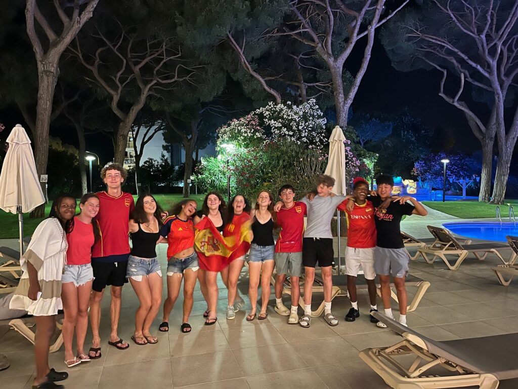 bucket list trip team evening spain 1